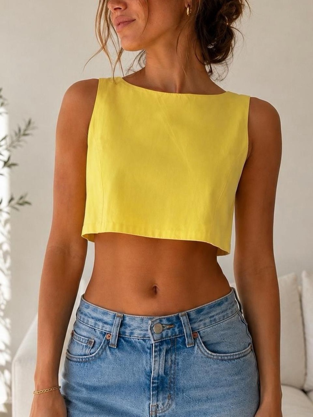 Forever 21 Yellow Satin Cropped Sleeveless Tank Top Size Small - Picture 2 of 5